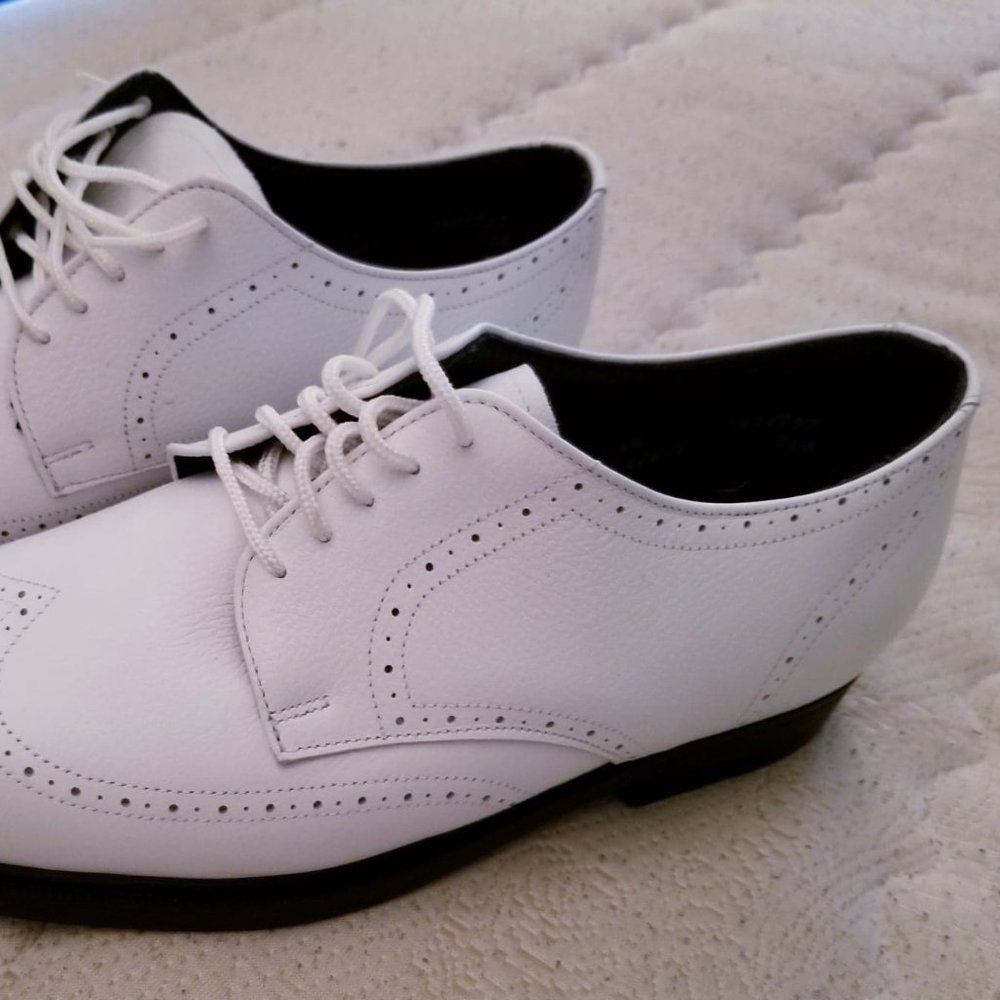 Shoes - Picture 2 of 6